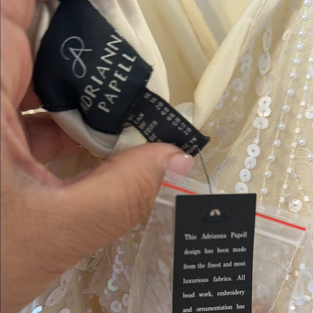 HP 🎀Adrianna Papell Cream Wedding Gown with Flutter Sleeves and V-Neck - Picture 13 of 16